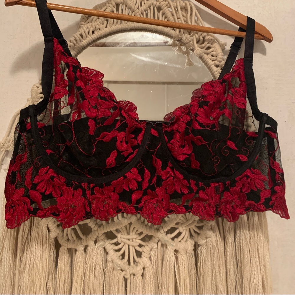 Red/ black lace bra